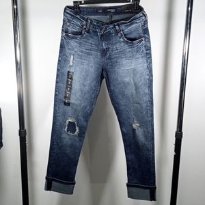 Cropped tomboy Jean cuffed